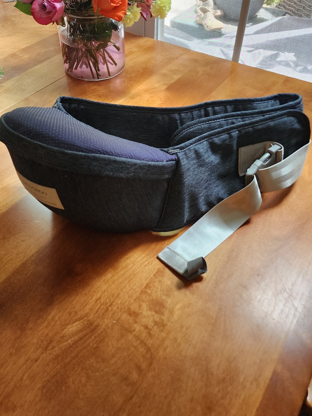 Amazon Kids Waist Seat Carrier in Gray with Light Gray Strap